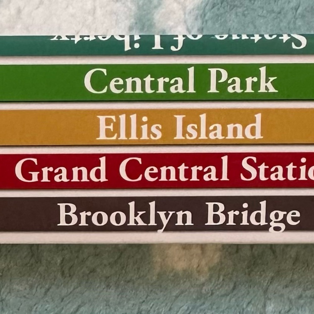 NIB Set of 9 Souvenir Pencils with Names of NYC Landmarks